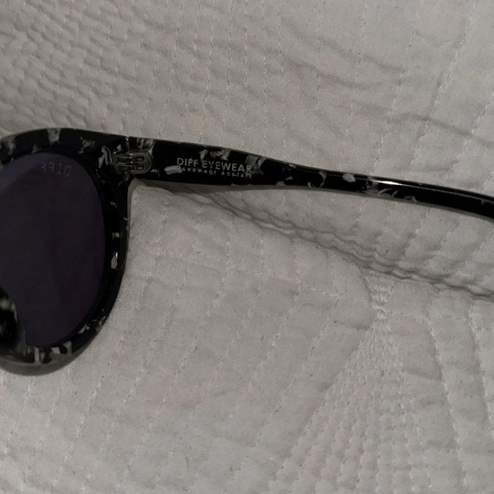 Diff Eyewear Royal Midnight Sunglasses - Picture 2 of 4